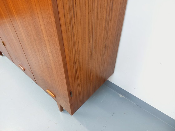 Image 1 of Armadio vintage in teak in stile scandinavo degli anni '60