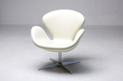 Silla Swan del 50.º aniversario, edición limitada