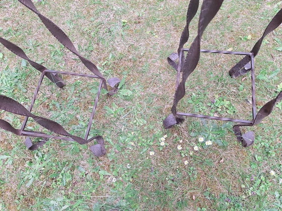 Image 1 of Coppia di colonne brutaliste in ferro battuto e marmo venato, anni '60