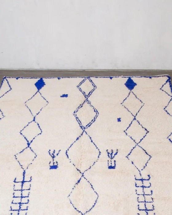 Image 1 of Luxury Handmade Rug 250cmx150cm 