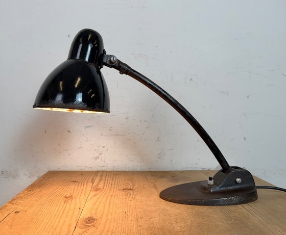Image 1 of Industriële zwarte geëmailleerde Bauhaus bureaulamp, jaren 30