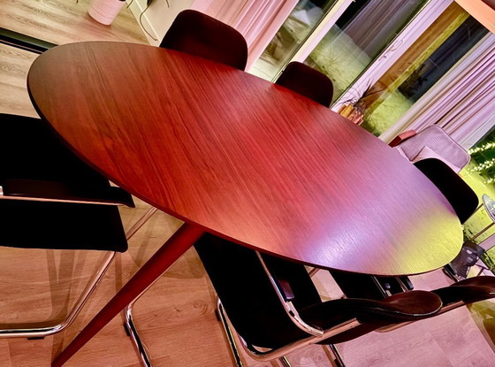 Image 1 of Table de salle à manger ovale en bois de noyer 220 x 100 cm