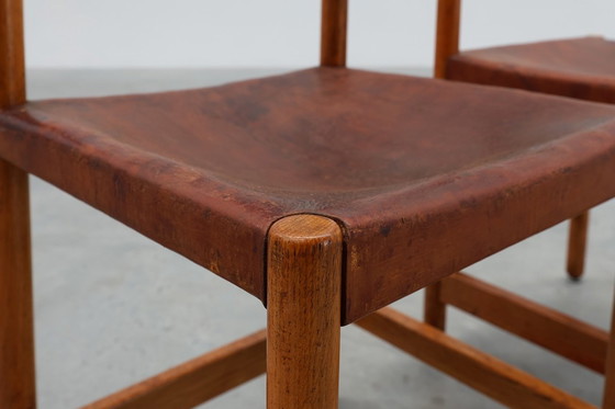 Image 1 of Paar spanische Stühle aus Holz und Leder von Jordi Vilanova, ca. 1960