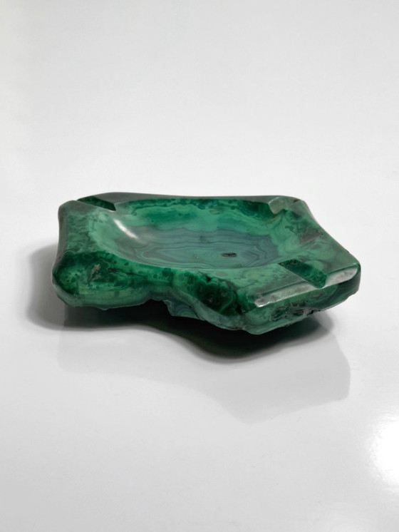 Image 1 of Cendrier vintage en malachite verte, Italie, années 1960, style milieu du siècle, avec poches en pierre.