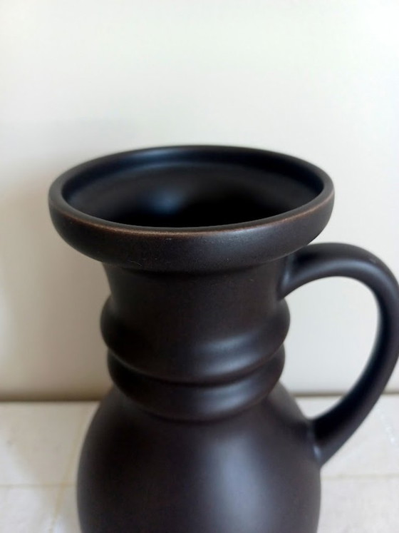 Flora Gouda Studio Vaso in Ceramica – Marrone Cioccolato Opaco – Mid-Century Modern – Vasi (photo 3 of 5)