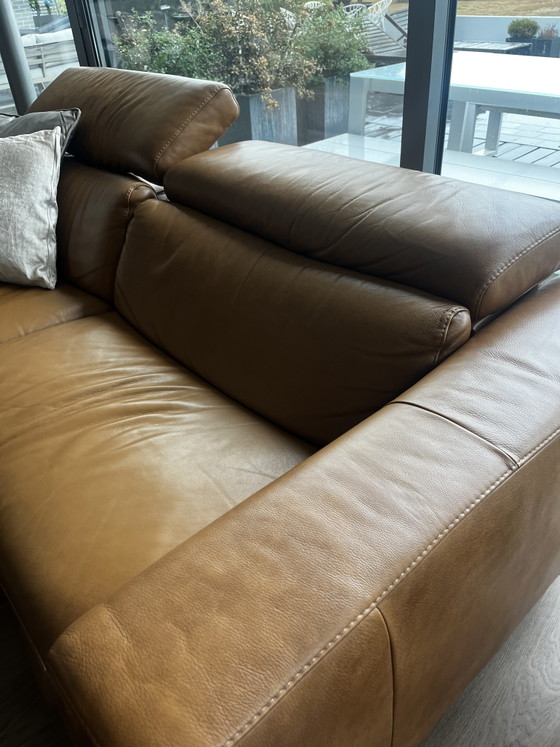 Canapé en cuir Natuzzi couleur cognac - Fauteuil inclinable à réglage électronique – Leather, Metal (photo 7 of 10)