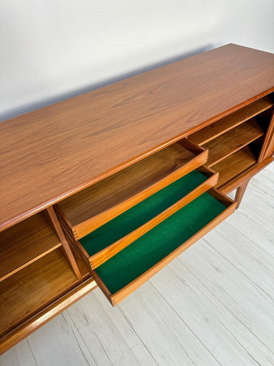 Image 1 of Buffet danois en teck des années 1960 par Bernhard Pedersen & Søn – Crédence vintage avec portes tambour