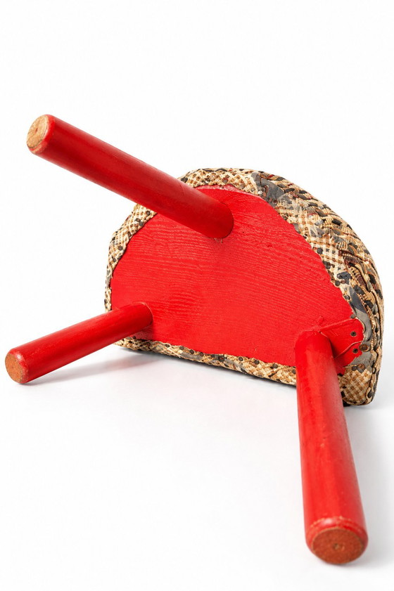 Image 1 of Vintage Mid-Century Ovale Kilim Three-Legged Stool Red Lacquered Milking 35cm