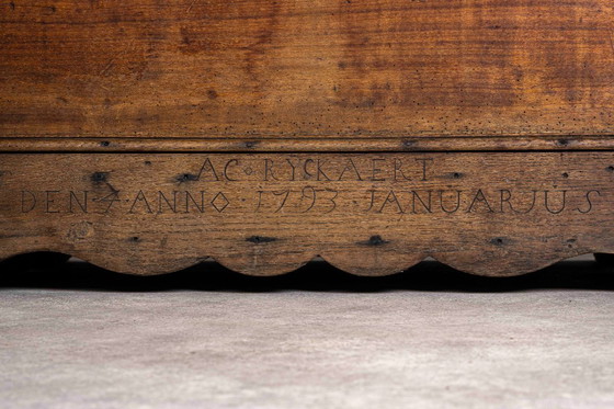 Image 1 of Cassapanca in legno con coperchio, fine XVIII secolo.