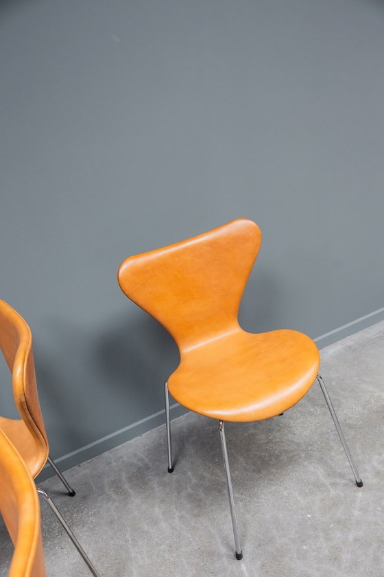 Image 1 of Sedia "farfalla" Serie 7, set da 6