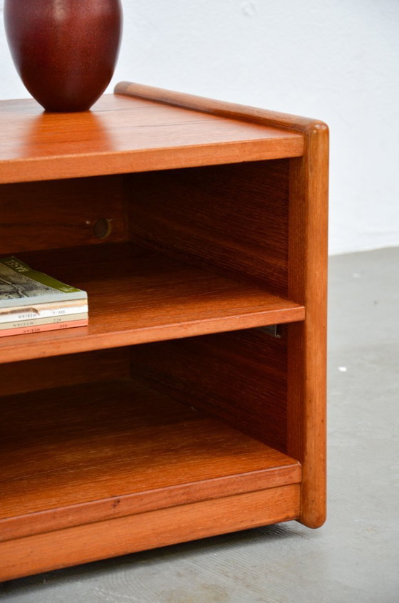 Image 1 of Tavolino audio vintage in teak, tavolino HiFi, tavolino laterale con ruote, anni '70