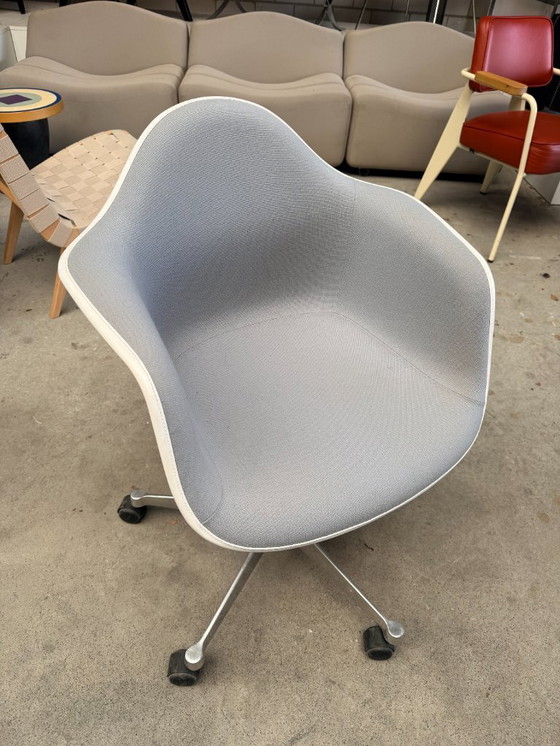 Image 1 of Vitra Eames RE PACC office chair