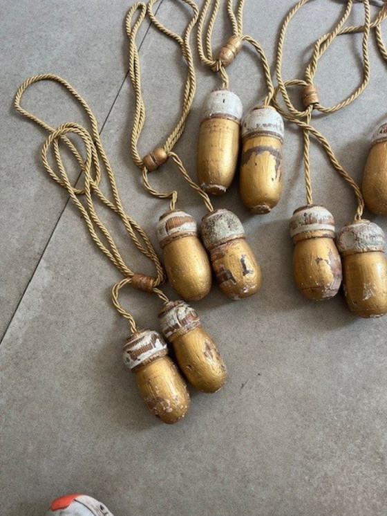 Image 1 of 10 graziosi embrasse classici, ciascuno con due bobine di legno