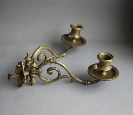 Image 1 of Candelabro a forma di pianoforte in stile Art Nouveau, a 2 bracci, in ottone massiccio.