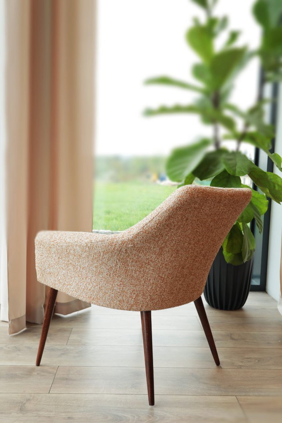 Image 1 of Set van 2 Clubfauteuils Vintage Paire Lounge Chairs Tijdloze Boucle Wit & Oranje Stoffering