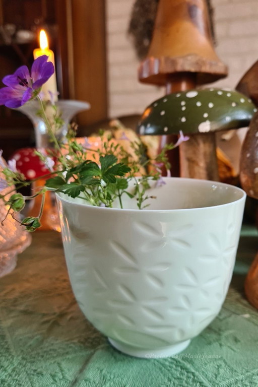 Royal Copenhagen Blanc de China vase with embossed leaf motif. no. 4046. 