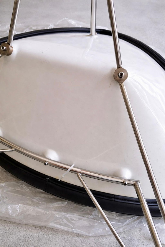 Fauteuil in de Vitra Coconut-stijl – Leather, Chrome (photo 5 of 15)