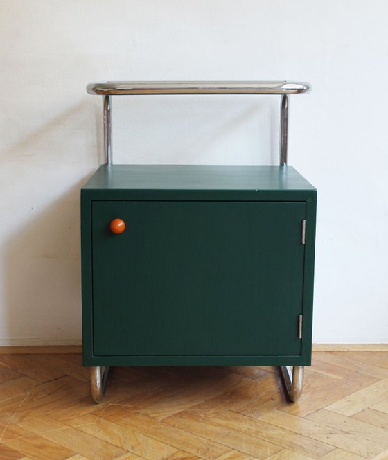 Image 1 of Zeldzaam Tsjechisch modernistisch nachtkastje van Kovona, jaren 1940.