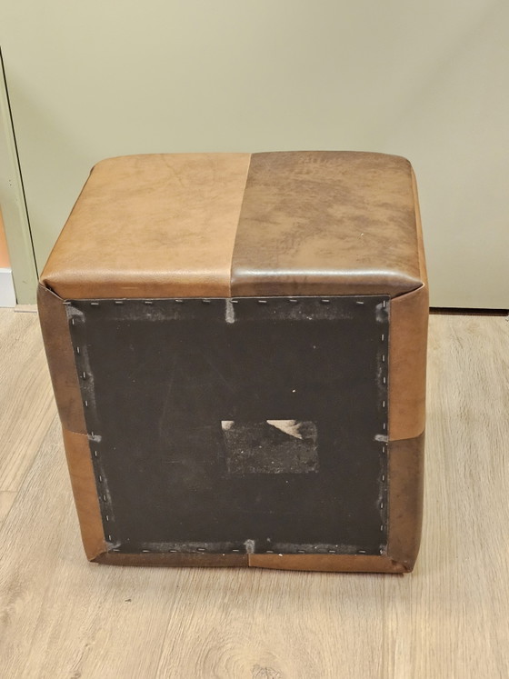 Image 1 of Pouf ottoman vintage en similicuir marron cognac