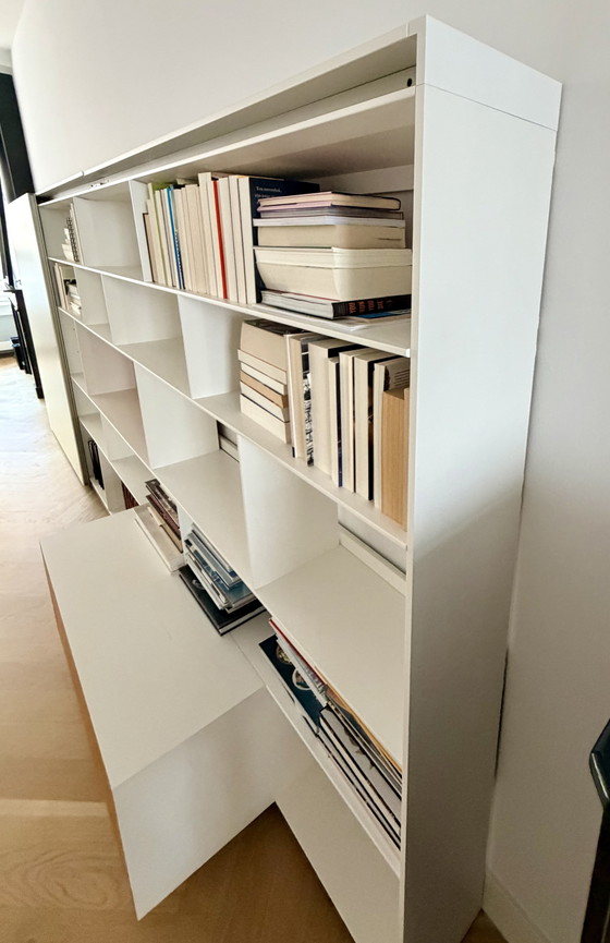 Image 1 of Fraaie B&B Italia wandkast/TV-kast/boekenkast in wit/terra 400x166cm