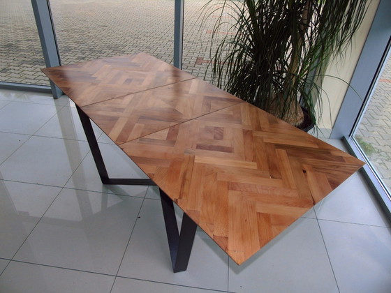 Image 1 of TABLE DE BOUTIQUE UNIQUE ET NEUVE À VENDRE