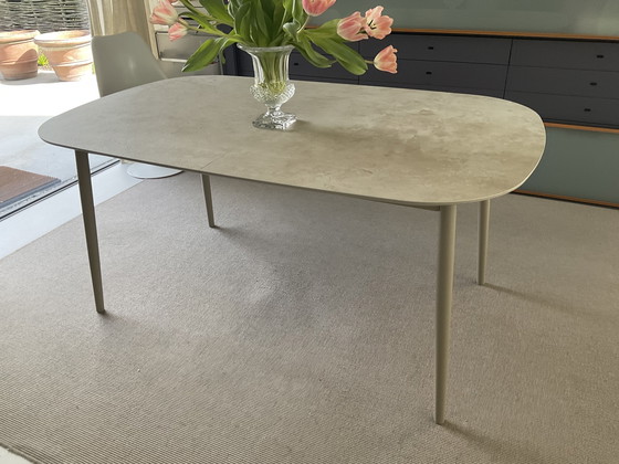 Image 1 of Kingston uitschuifbare eetkamertafel  van 160cm / 230 cm in Keramiek