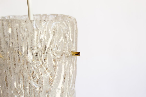 Image 1 of 1x Petite lampe suspendue en verre et laiton 'Riffle' de Kalmar