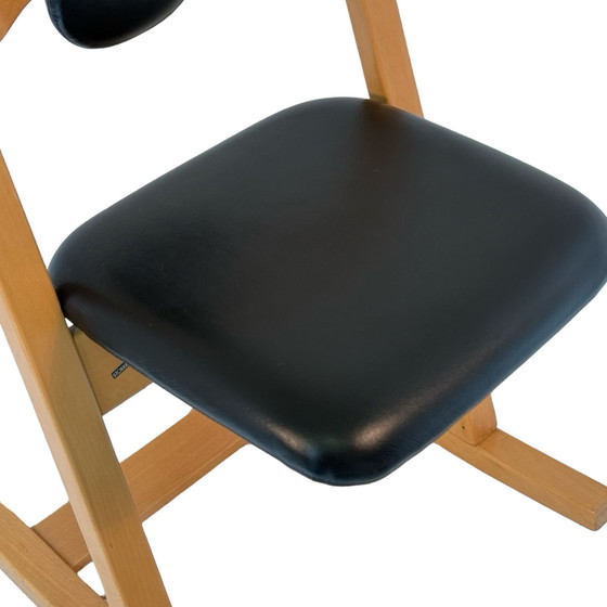 Image 1 of Peter Opsvik - Stokke - Pendulum - Sedia a dondolo ergonomica - Rivestimento in pelle nera e struttura in legno