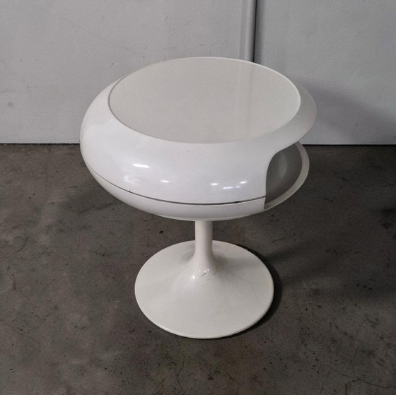 Image 1 of Mesa auxiliar de diseño OVNI de mediados de siglo, estilo era espacial, muebles Opal de los años 70.