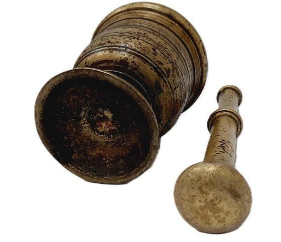 Image 1 of Mortaio e pestello in ottone antico