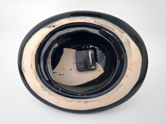 Bowler Hat Wall Clock – Horlogerie Daniel Jacob, Florenville, Ceramic (photo 7 of 8)