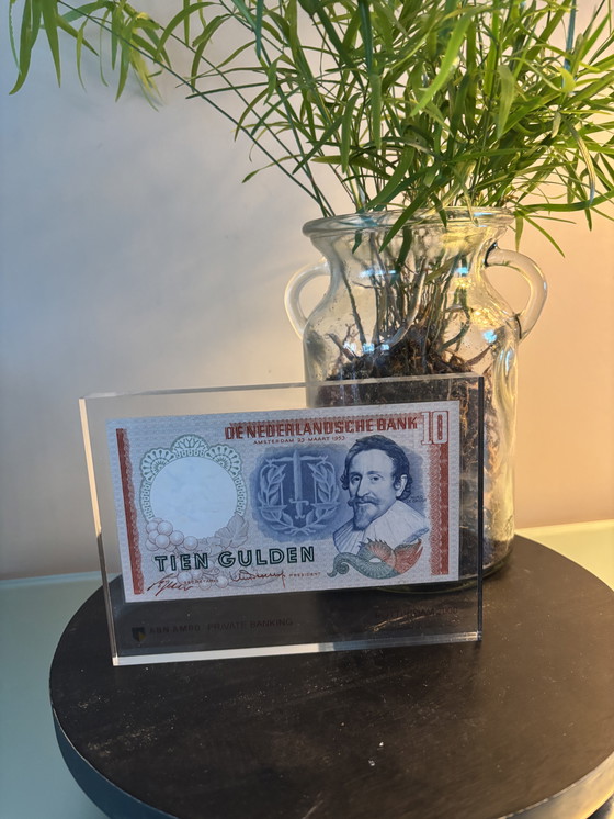 Image 1 of Dutch 10-guilder banknote from 1953, also known as the 'Hugo de Groot' banknote.