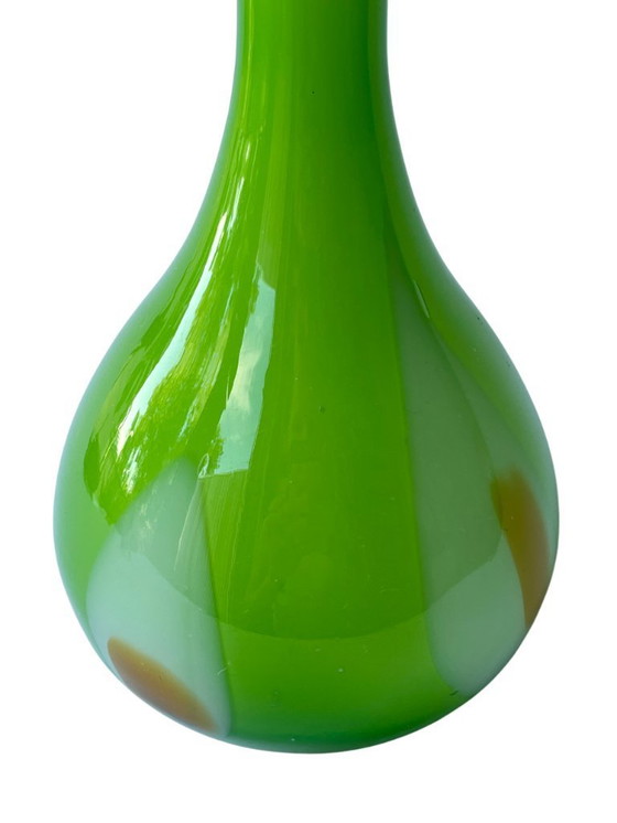 Image 1 of Design italiano - Vaso a goccia verde lime anni '70 in vetro incamiciato