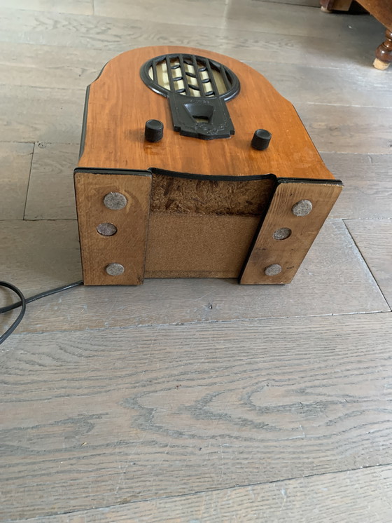 Image 1 of Goedwerkende retro radio van Philips.