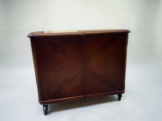 Seltener Luxus Mid-Century Cocktail Servierwagen 1950er – Exklusiver Dry Bar Schrank mit Vogelaugenahorn & (photo 11 of 19)