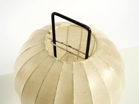 Image 1 of Rarissima e bellissima lampada da tavolo a bozzolo con treppiede in stile Mid-Century Modern.