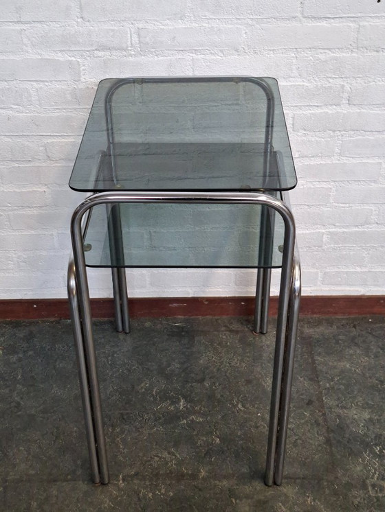 Image 1 of tavolino con doppio ripiano in vetro fumé e cromo