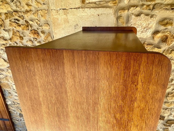 Image 1 of Librería de roble de mediados de siglo, con puertas correderas de cristal, década de 1960