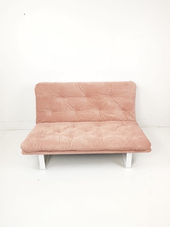 Image 1 of Vintage roze Artifort Kho Liang Le tweezits bankje | bank