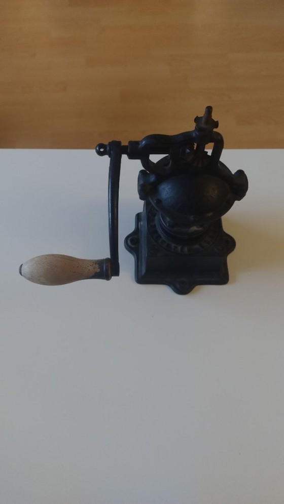 Image 1 of Antique Peugeot Frères coffee grinder – SGDG – ca. 1880–1895 – original and working
