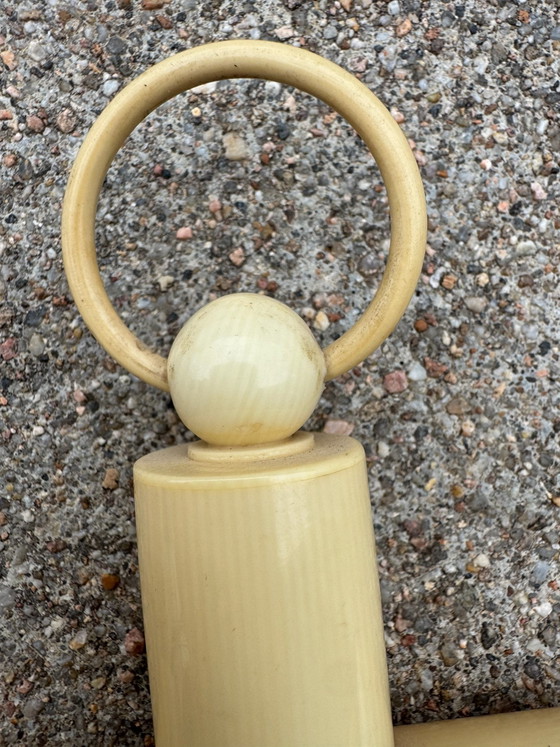 Antica croce da culla in celluloide, Decorazioni murali, Plastica, Crema (foto 12 di 13)