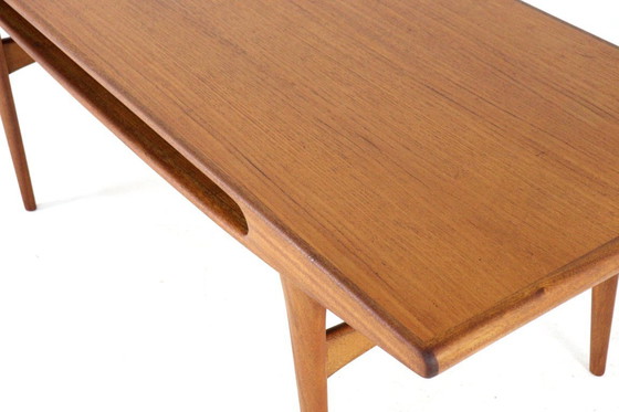 Image 1 of Table basse vintage « Smile » dans le style de Johannes Andersen