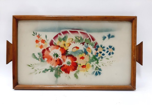Antieke houten serveerschaal met handbeschilderde bloemen onder glas