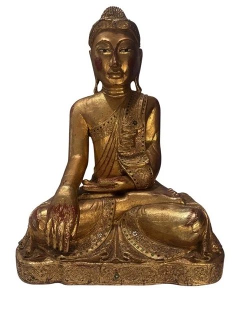 Große burmesische Mandalay Buddha Statue – Holz mit Blattgold und eingelegten Augen, ca. 1850–1900 (photo 2 of 10)