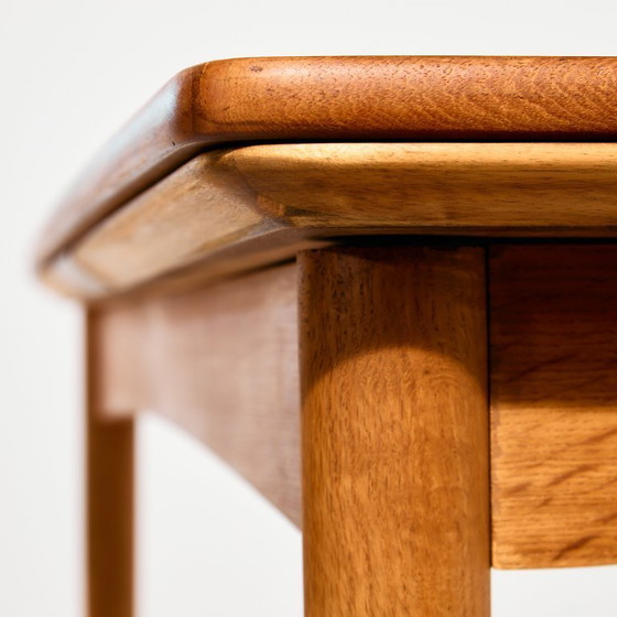 Image 1 of MK11104 Table de salle à manger restaurée en teck et chêne