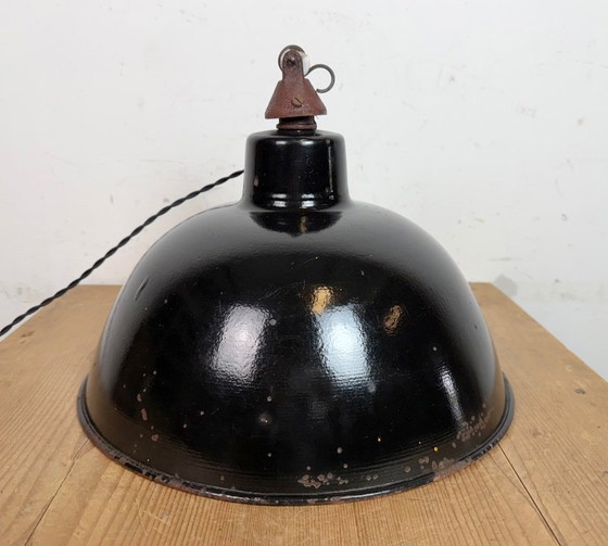 Image 1 of Lampada da fabbrica in smalto nero della Germania dell'Est di LBD Veb Leuchtenbau Dresden, anni '50
