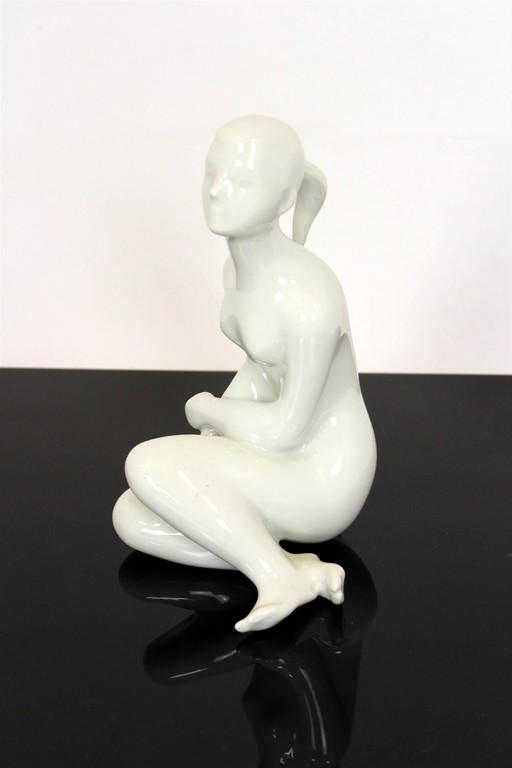 Figura checoslovaca de Royal Dux, década de 1960