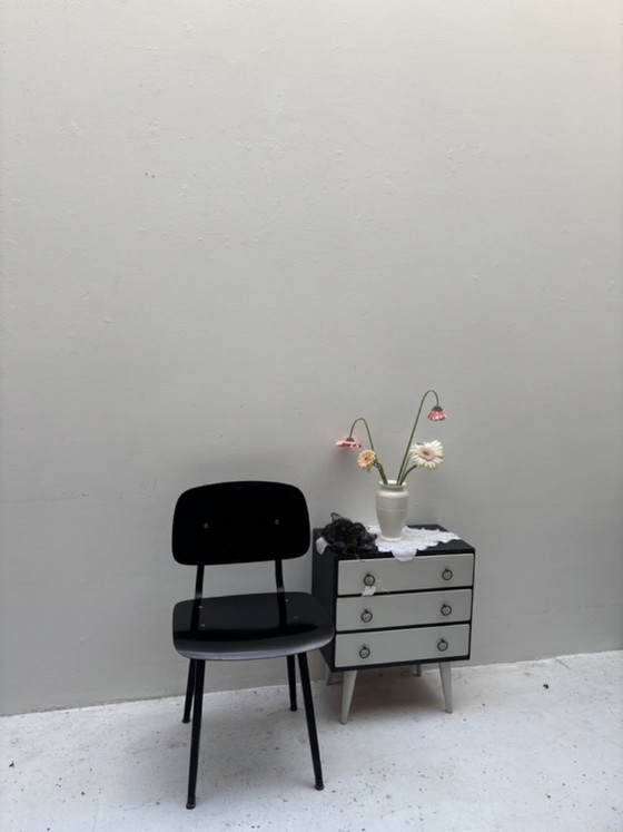 Image 1 of Zwarte vintage Revoklt stoel Friso Kramer