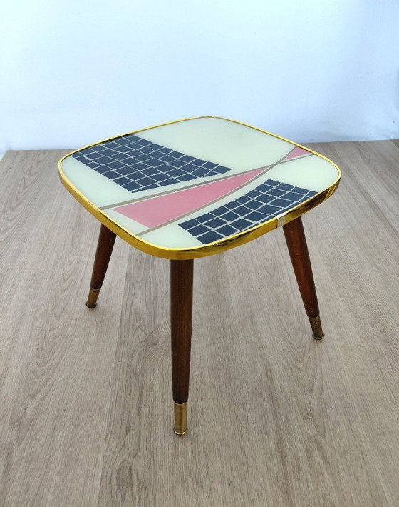 Image 1 of Table d'appoint des années 50 avec plateau en verre