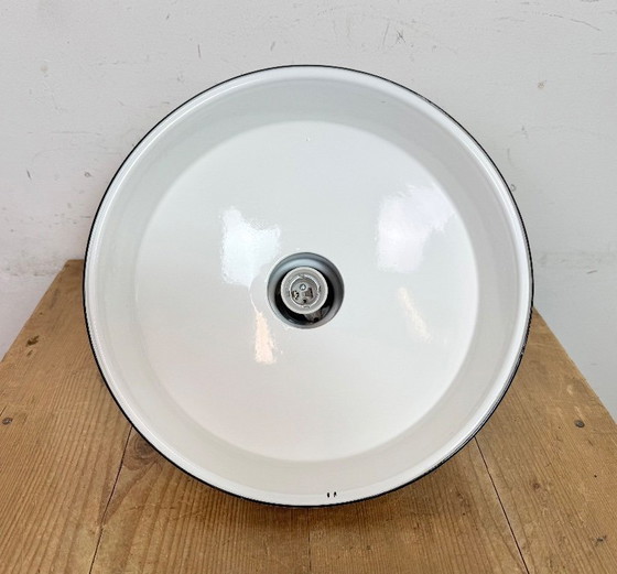 Image 1 of Industriële witte geëmailleerde fabriekshanglamp, jaren 60